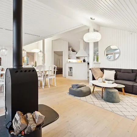 3 Bedroom Stunning In *